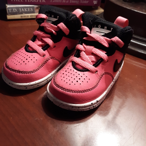 NiKE FLiGHT - Picture 3 of 6